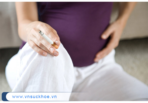 Mẹ bầu hút thuốc lá ảnh hưởng không tốt đến thai nhi